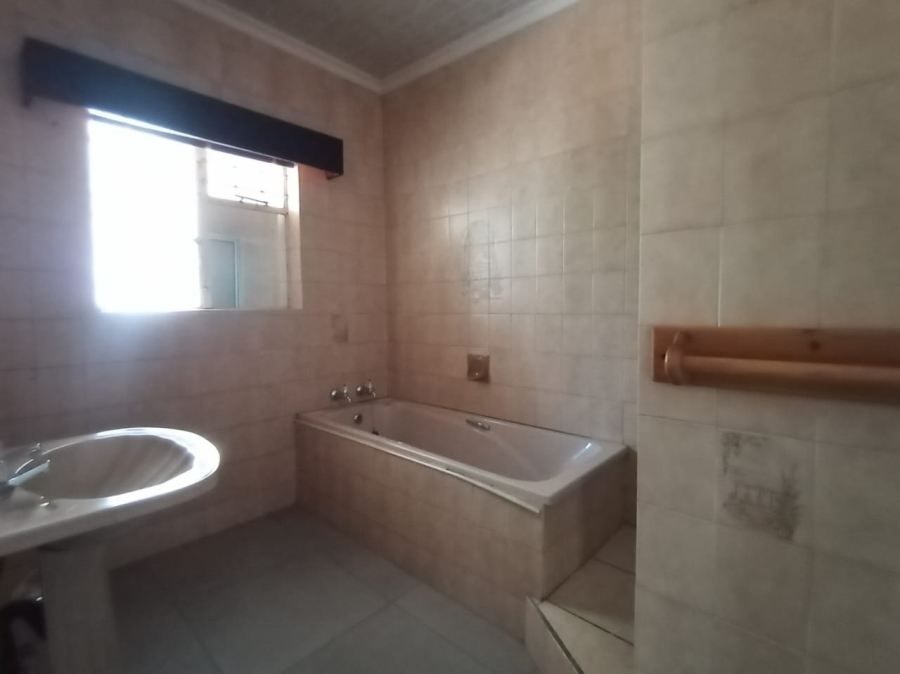 4 Bedroom Property for Sale in Parys Free State